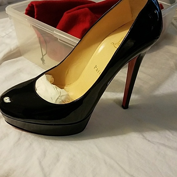 Shoes - Picture 2 of 4